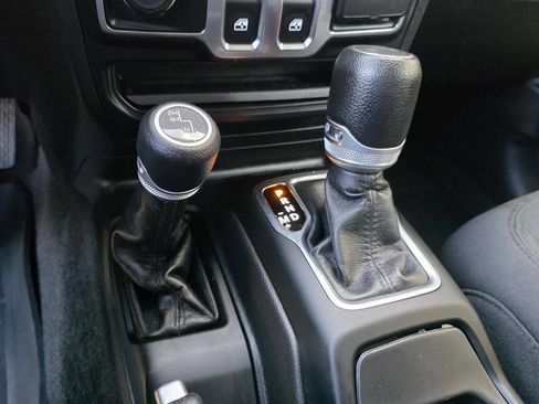Used 2023 Jeep Wrangler Sport AWD/4WD image 17