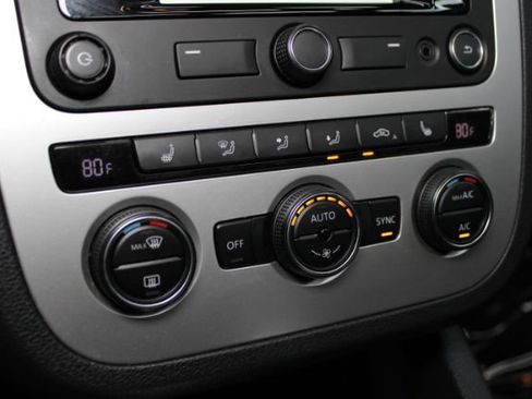 Used 2015 Volkswagen Eos Komfort image 17