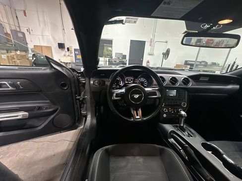 Used 2017 Ford Mustang GT RWD image 15