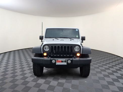 Used 2017 Jeep Wrangler Sport AWD/4WD image 3
