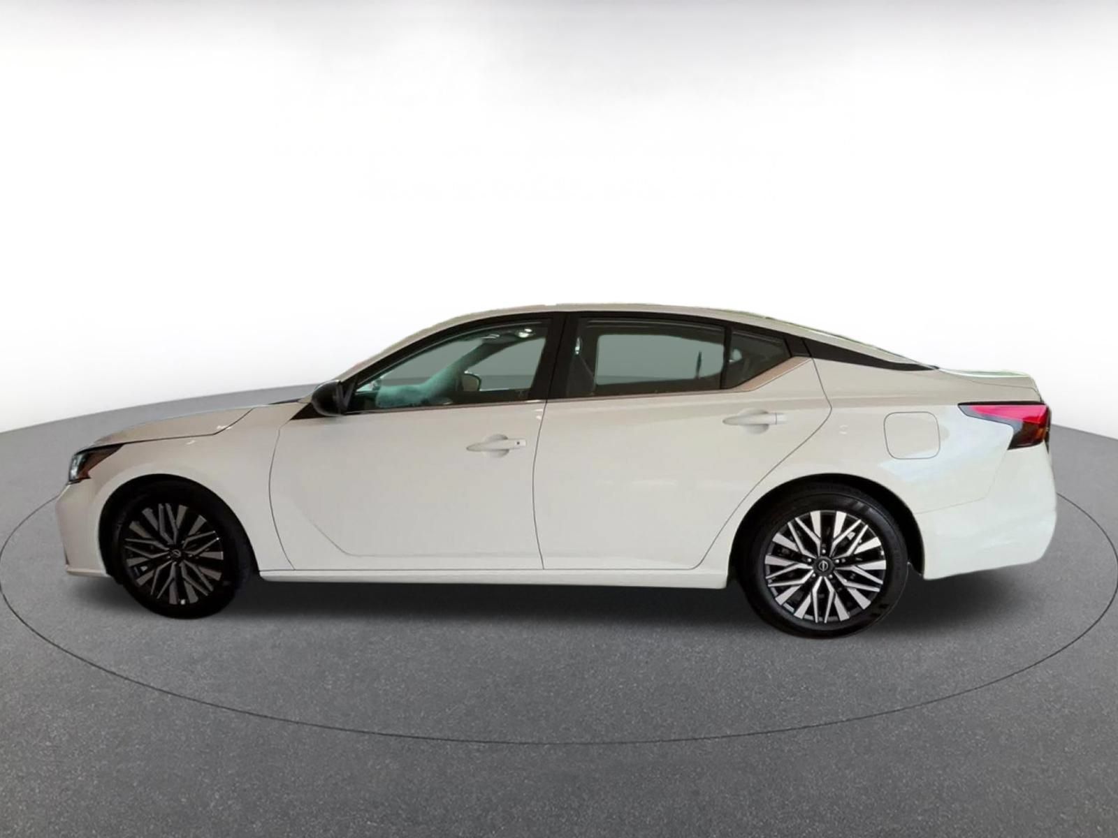 Used 2026 Nissan Altima 2.5 SV FWD image 7