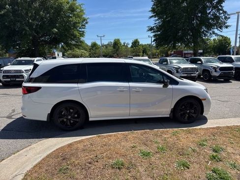 Used 2024 Honda Odyssey Sport image 6