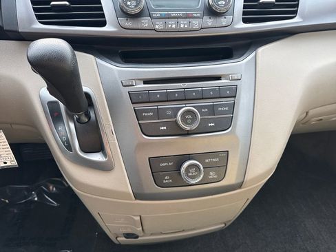 Used 2014 Honda Odyssey LX image 22