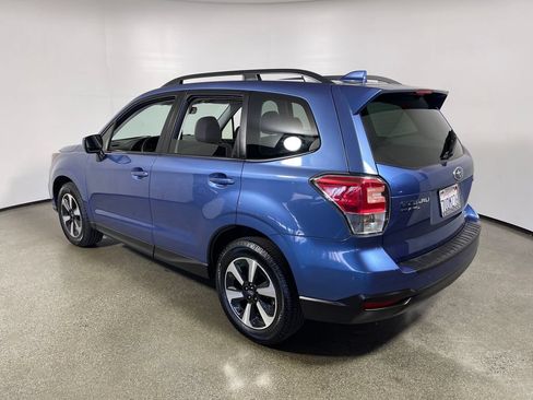 Used 2017 Subaru Forester 2.5i Premium w/ Popular Package #2A AWD/4WD image 5