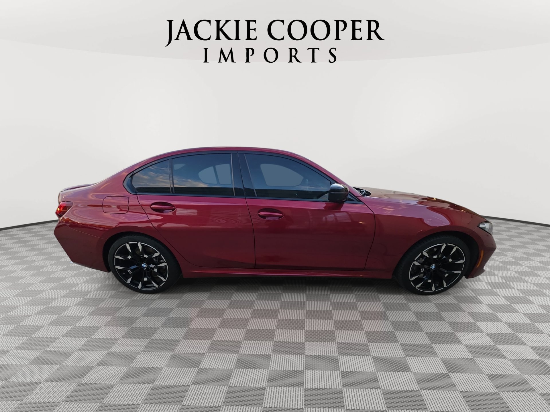 Used 2025 BMW 330i xDrive Sedan w/ M Sport Package AWD/4WD image 4