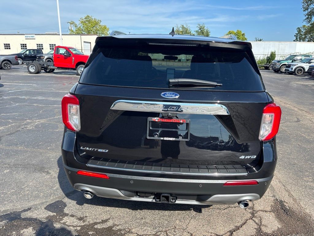 Used 2024 Ford Explorer Limited w/ Limited Technology Package AWD/4WD image 4