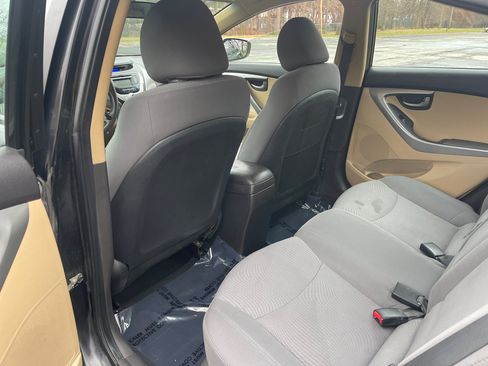 Used 2012 Hyundai Elantra GLS image 38