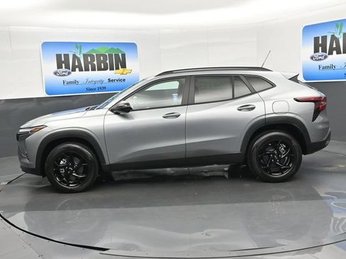 New 2026 Chevrolet Trax LT w/ Driver Confidence Package FWD image 2
