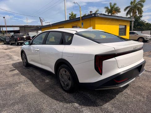 Used 2025 Kia K4 FWD image 12