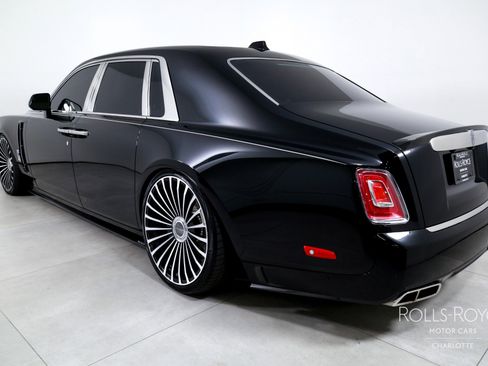 Used 2018 Rolls-Royce Phantom Sedan image 8