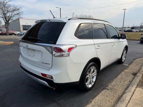 Used 2015 Mitsubishi Outlander SE image 7