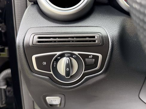 Used 2022 Mercedes-Benz GLC 300 4MATIC Coupe image 21