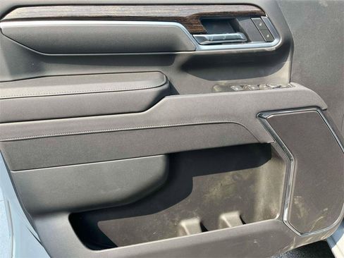 New 2025 GMC Sierra 2500 SLE w/ SLE Value Package; image 18