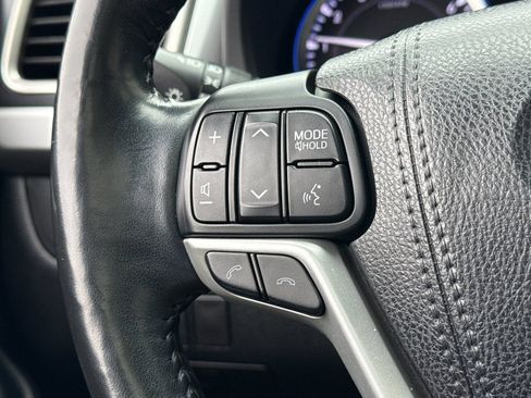 Used 2018 Toyota Highlander image 27