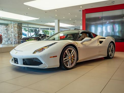 Certified 2016 Ferrari 488 GTB RWD image 4