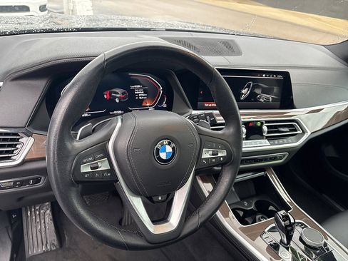 Used 2022 BMW X5 xDrive40i w/ Parking Assistance Package image 9