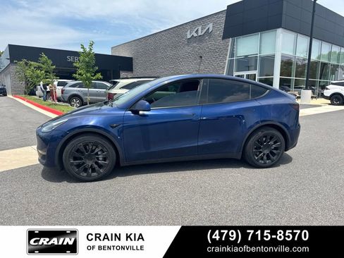 Used 2022 Tesla Model Y Long Range AWD/4WD image 8