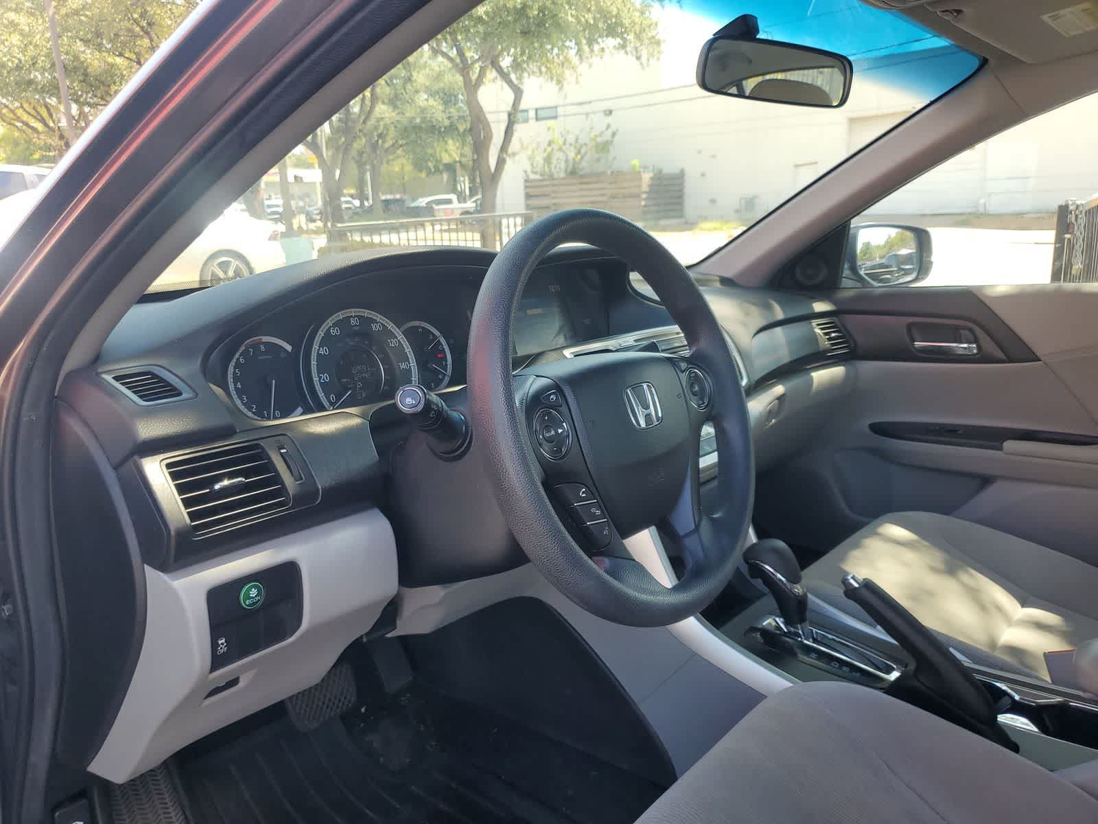 Used 2013 Honda Accord EX image 2
