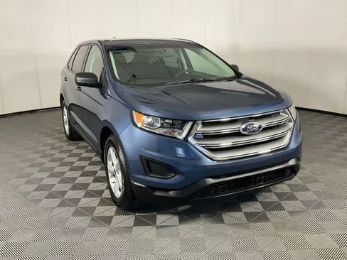 Used 2018 Ford Edge SE FWD image 3
