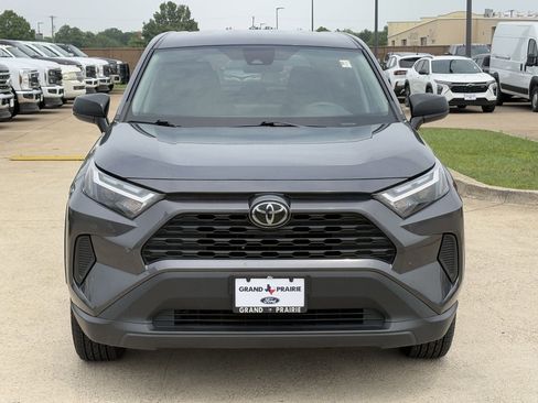 Used 2023 Toyota RAV4 LE FWD image 9