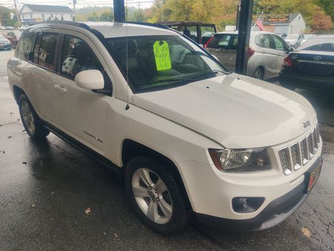 Used 2016 Jeep Compass Latitude image 8