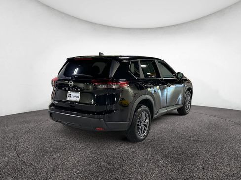 Used 2024 Nissan Rogue S image 7