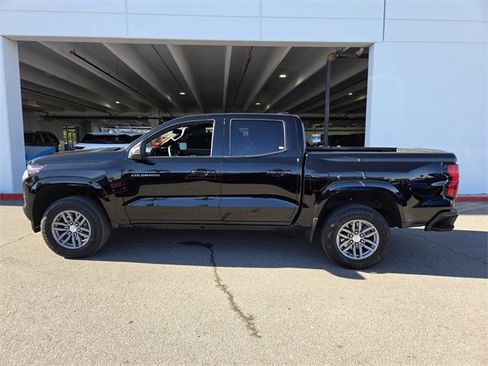 Used 2024 Chevrolet Colorado LT w/ LT Convenience Package image 3