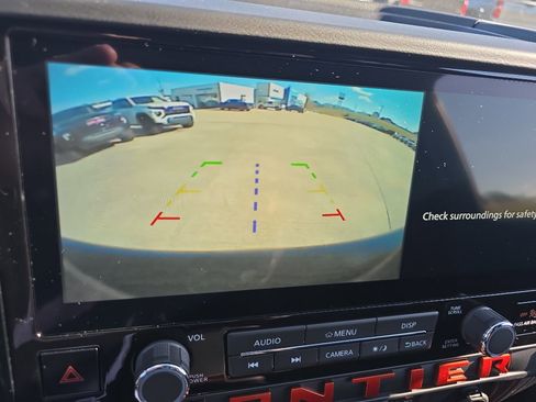 Used 2025 Nissan Frontier PRO-4X image 27