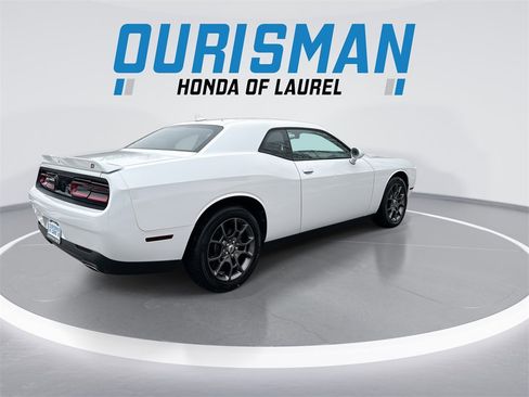 Used 2018 Dodge Challenger GT w/ Driver Convenience Group image 8