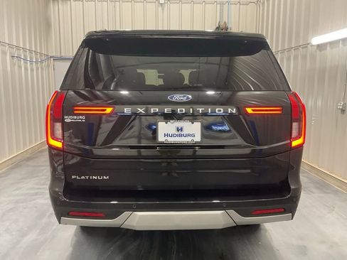 Used 2025 Ford Expedition Platinum w/ Platinum Ultimate Package AWD/4WD image 25