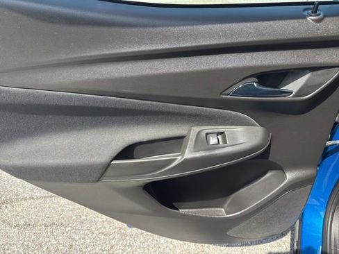 Used 2023 Chevrolet Bolt EUV LT w/ Comfort Package FWD image 20