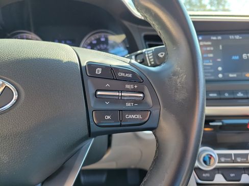 Used 2020 Hyundai Elantra Value Edition w/ Winter Weather Package image 23