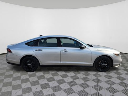 Certified 2025 Honda Accord SE image 6