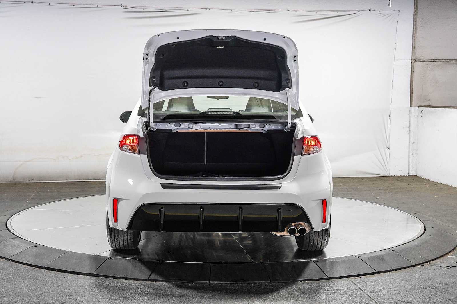 Certified 2026 Toyota Corolla SE FWD image 27