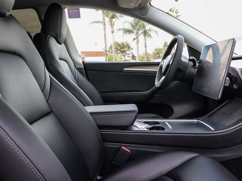 Used 2023 Tesla Model Y Long Range AWD/4WD image 21