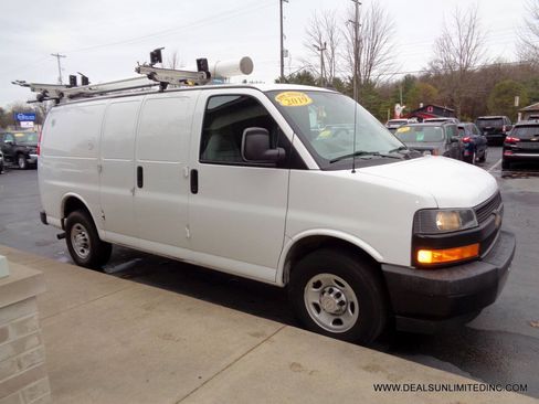 Used 2019 Chevrolet Express 2500 w/ Driver Convenience Package RWD image 2