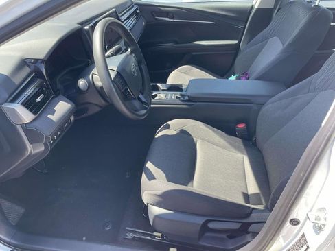 Used 2025 Toyota Camry LE image 12