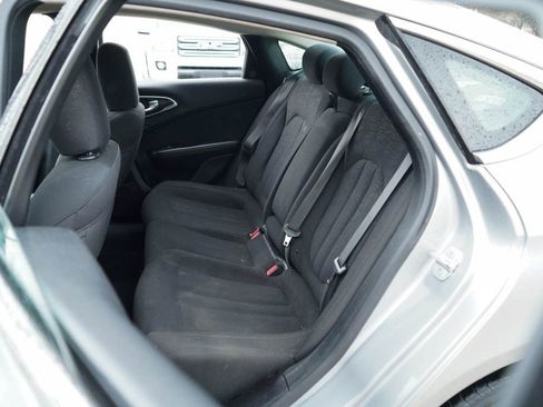 Used 2016 Chrysler 200 Limited image 31