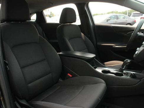 Used 2019 Chevrolet Malibu LT FWD image 23