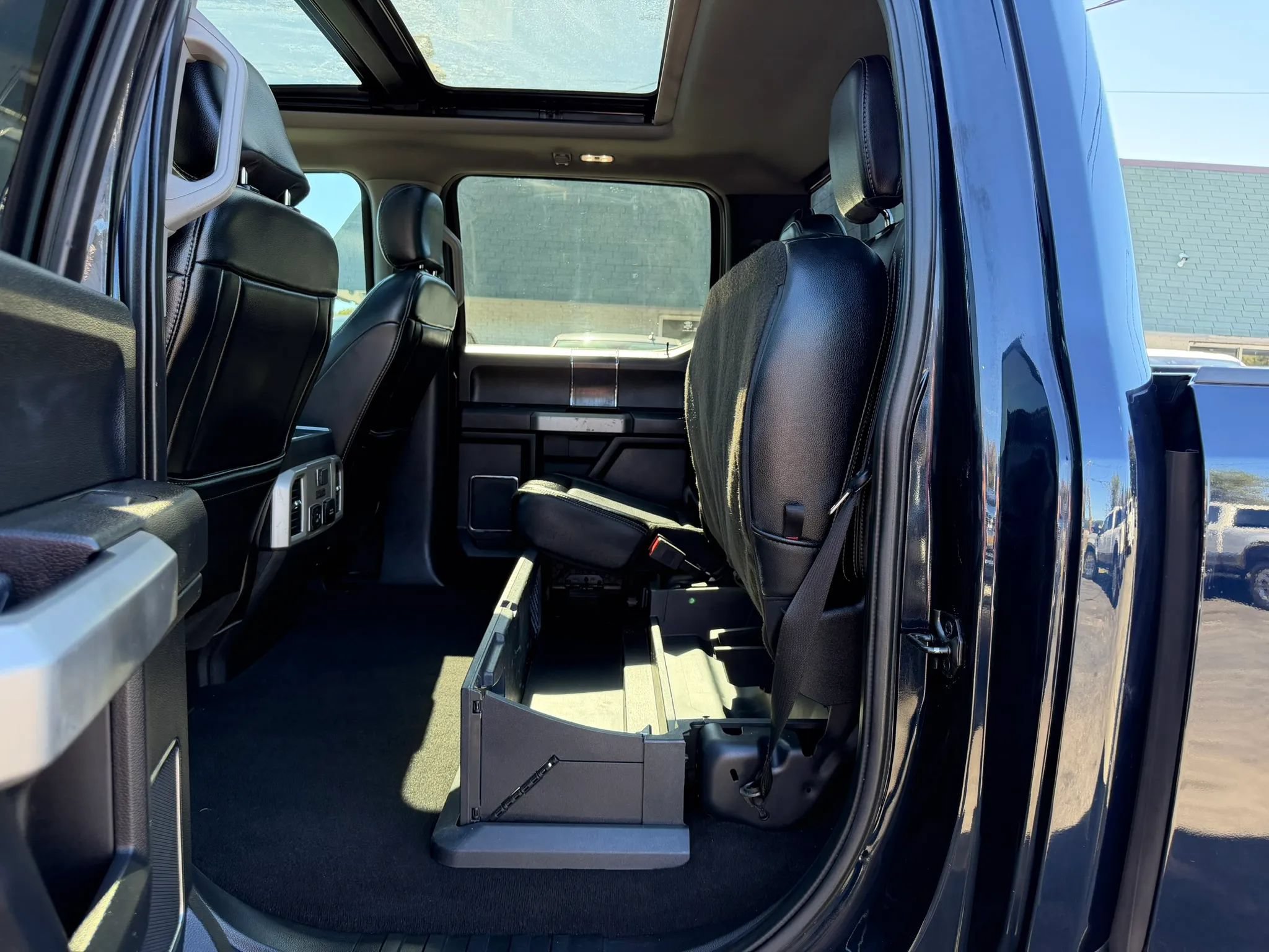 Used 2021 Ford F250 Lariat w/ Tremor Off-Road Package AWD/4WD image 21