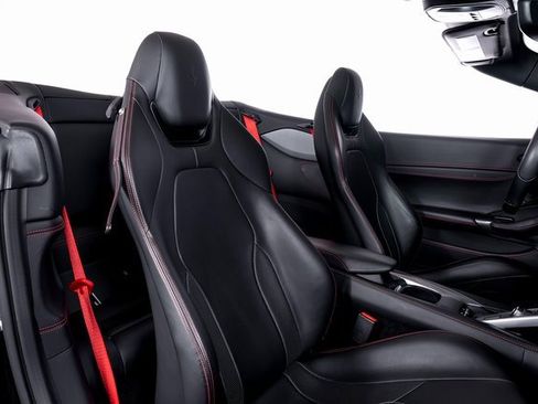 Used 2020 Ferrari Portofino image 51