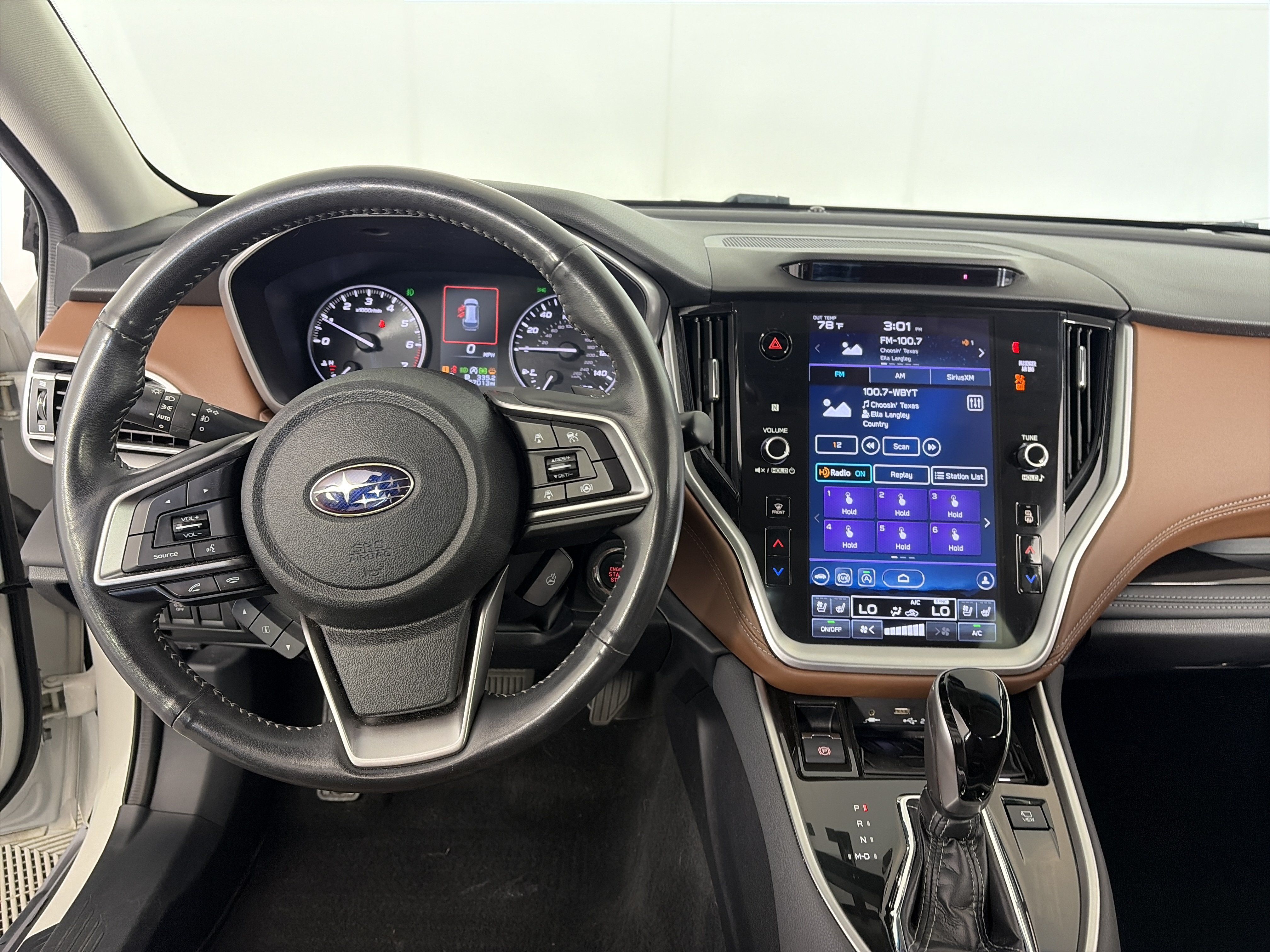 Used 2021 Subaru Outback Touring AWD/4WD image 3