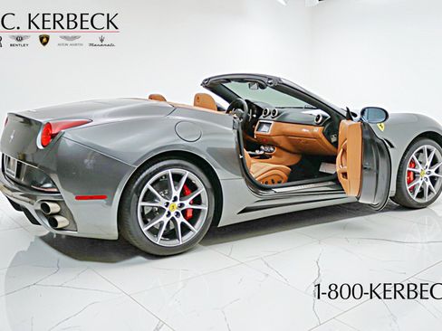 Used 2011 Ferrari California image 14