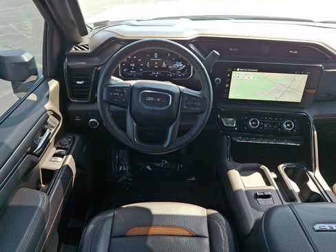 Used 2025 GMC Sierra 2500 AT4 w/ AT4 Premium Plus Package AWD/4WD image 11