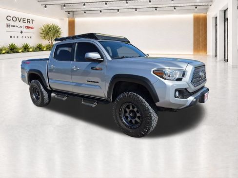 Used 2019 Toyota Tacoma TRD Off-Road AWD/4WD image 1