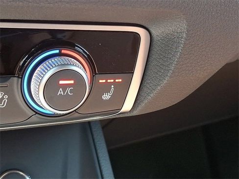 New 2025 Audi Q3 2.0T Premium image 17