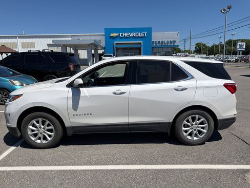Used 2019 Chevrolet Equinox LT AWD/4WD image 2