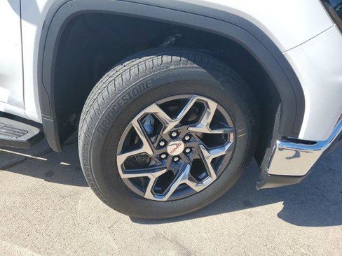 New 2026 GMC Sierra 1500 SLE image 8