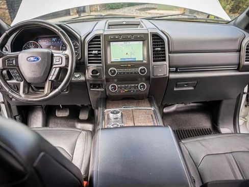 Used 2020 Ford Expedition Limited image 32