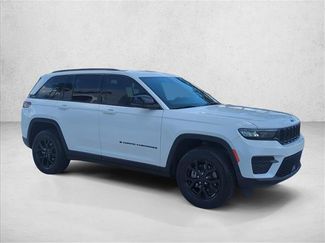 Used 2024 Jeep Grand Cherokee Altitude RWD video 3